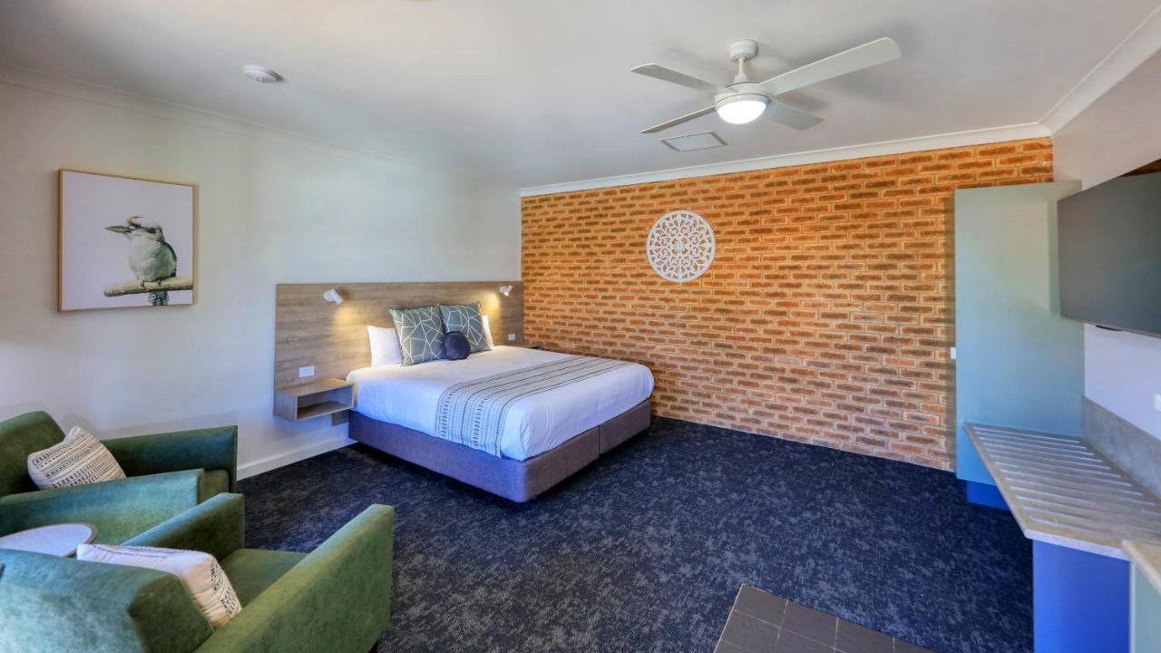 Hamilton Henry Parkes Motor Inn מראה חיצוני תמונה