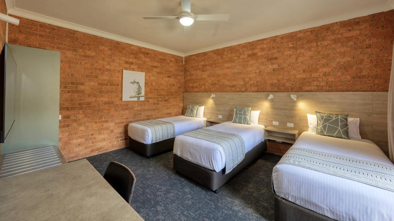 Hamilton Henry Parkes Motor Inn מראה חיצוני תמונה