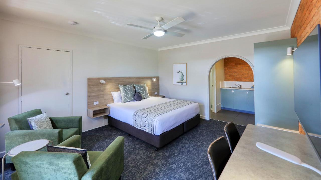 Hamilton Henry Parkes Motor Inn מראה חיצוני תמונה